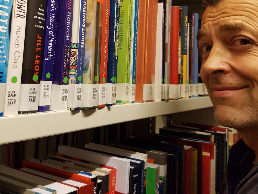 Frits Ahlefeldt on Library