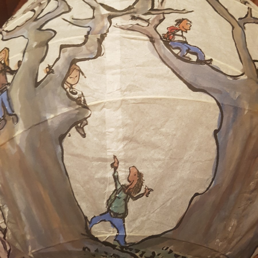 Trees and hikers Illustration in ink and watercolor on sphere lamp